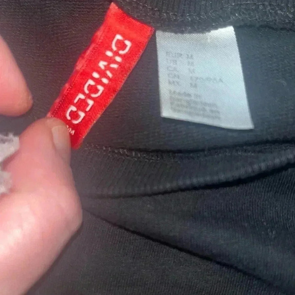 H&M Medium cropped sweatshirt - Picture 2 of 2